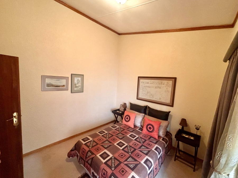 5 Bedroom Property for Sale in Wilkoppies North West